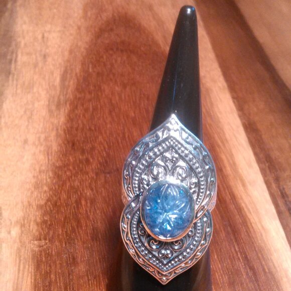 Indian Artistry Tanzanite Sterling Silver Carved Filigree Ring (Size 6) - Picture 10 of 16